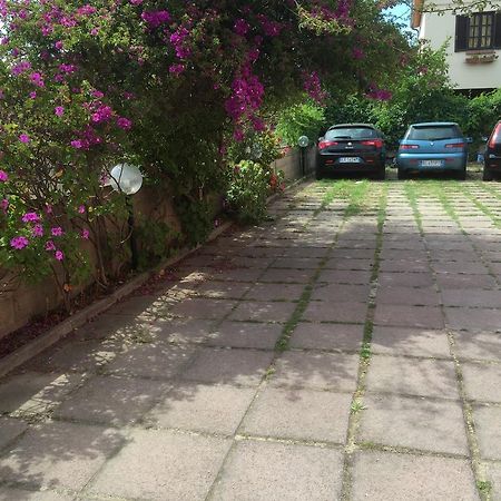 L'Aurora Viola Panzió Carbonia Kültér fotó