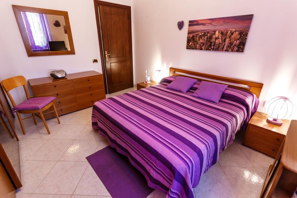 L'Aurora Viola Panzió Carbonia Kültér fotó